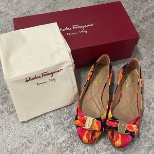 FERRAGAMO women’s size 4.5 Varina Flat